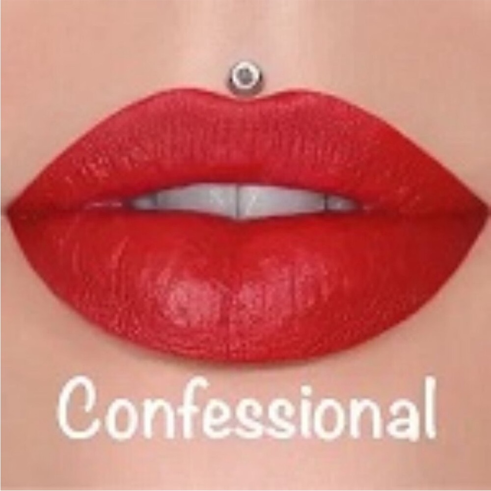 New in Box‎ Jeffree Star Velvet Trap Lipstick in Confessional Hot Red Rare